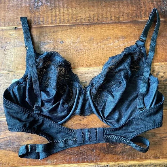 Vassarette Black Lace Underwire Bra - Picture 2 of 4